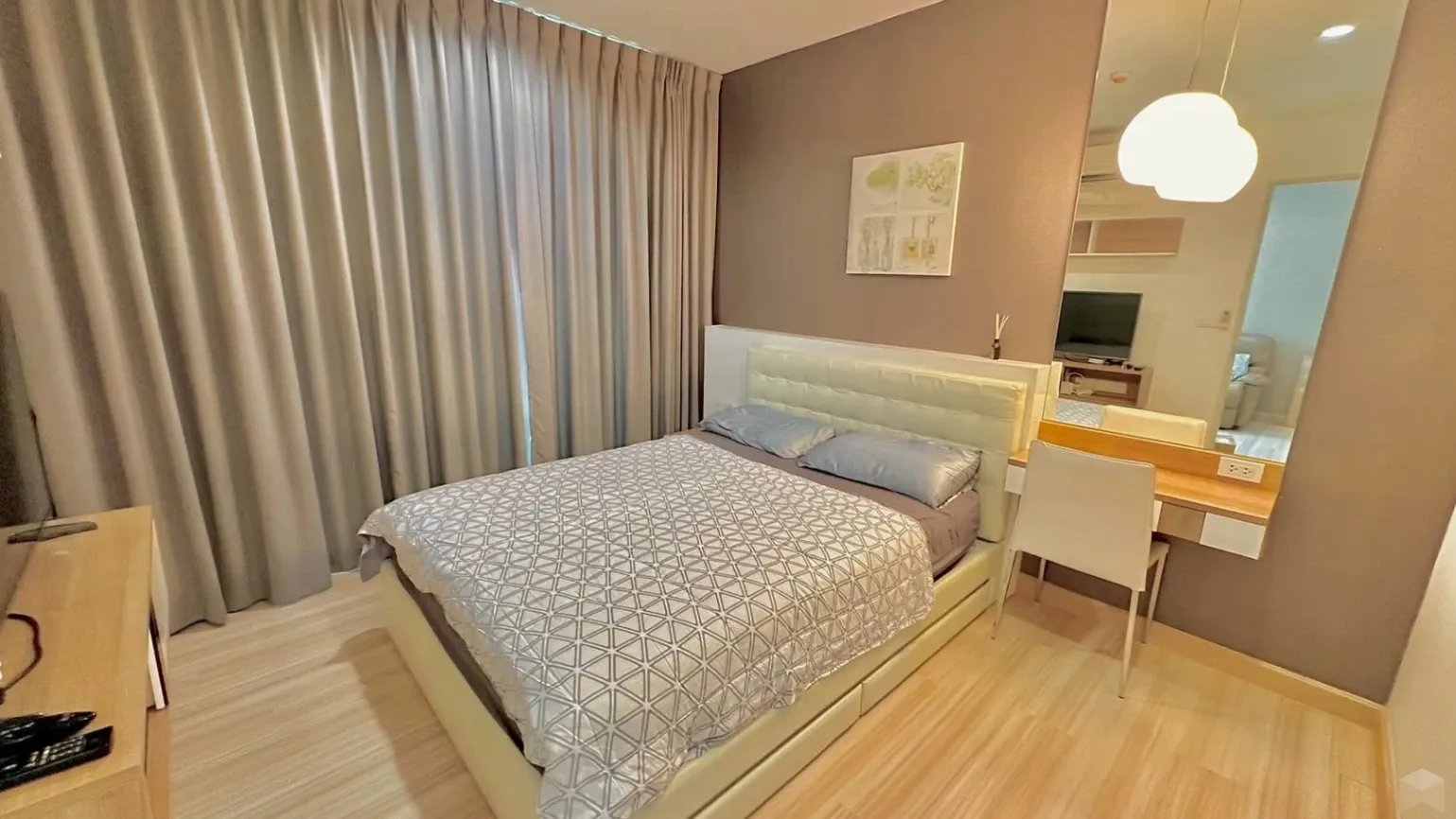 Sale/Rent Condo - 🌟 [ขาย/เช่า] คอนโดไซส์ใหญ่ เฟอร์ฯ บิ้วอินครบ ใกล้รถไฟฟ้าเพียง 200 เมตร | The Hotel Serviced Condo (รัตนาธิเบศร์) 🏙️✨ Properties Rattanathibet • Nonthaburi - Image 5