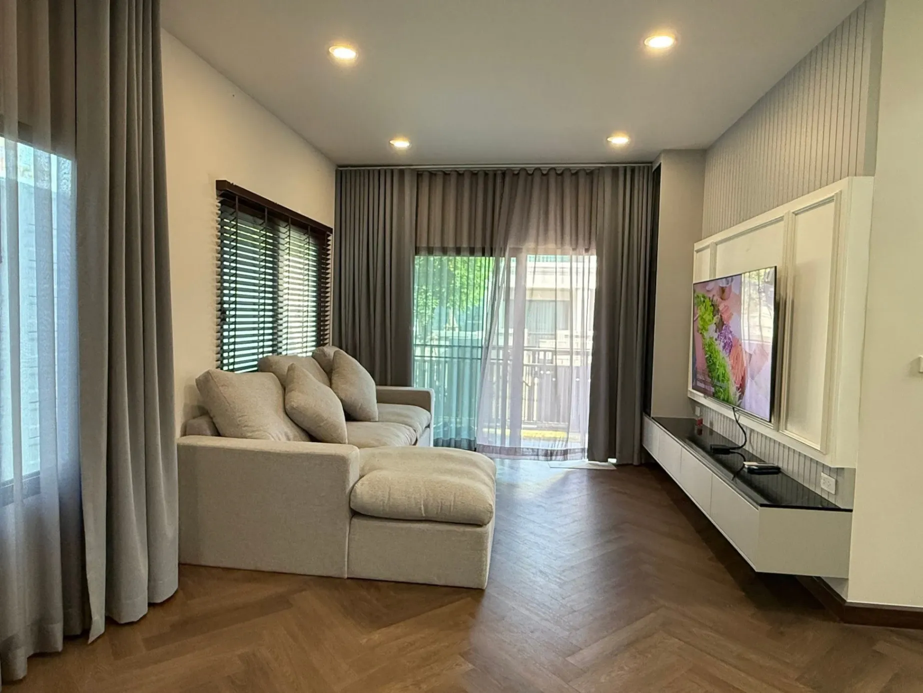 Sale/Rent Single House - 🌟 ขาย/ให้เช่าบ้านเดี่ยวหลังริม ซอยส่วนตัว เฟอร์นิเจอร์ครบพร้อมอยู่ | บริทาเนีย บางนา - ศรีวารี (Britania Bangna - Srivaree) 🏡✨ Properties Bang Na • Bangkok - Image 2