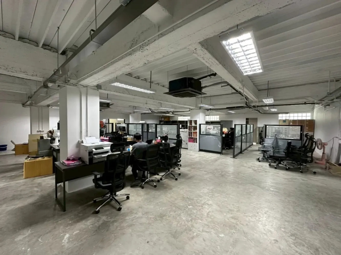Sale/Rent Commercial Building - 🏢 โอกาสทองของนักลงทุน! ขาย/เช่า อาคารพาณิชย์ 7 ชั้น พร้อมโกดังขนาดใหญ่ | ทำเลทอง ซอยสุภาพงษ์ 3 (ใกล้ซีคอนสแควร์ & รถไฟฟ้าสายสีเหลือง) 🚀✨ Properties Srinakarin • Bangkok - Image 7