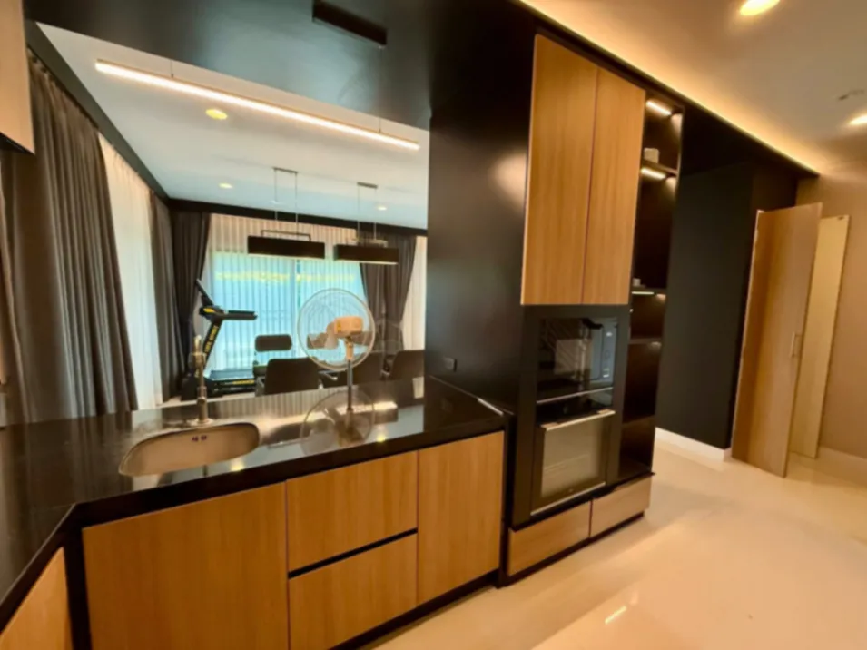Rent Single House - [ให้เช่า] ✨ บ้านเดี่ยวหรูพร้อมอยู่ ✨ เศรษฐสิริ กรุงเทพกรีฑา 2 📍 ทำเลศักยภาพ ใกล้สวนส่วนกลาง บรรยากาศร่มรื่นเป็นส่วนตัว 🌳🍃 Properties Krungthep Kreetha • Bangkok - Image 5