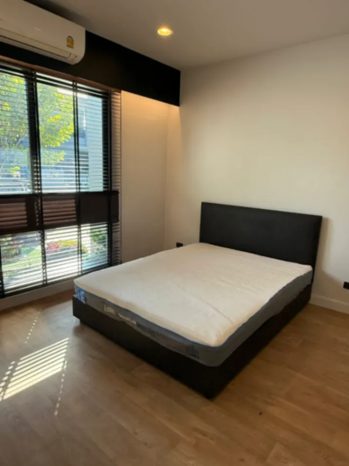 Rent Single House - [ให้เช่า] ✨ บ้านเดี่ยวหรูพร้อมอยู่ ✨ เศรษฐสิริ กรุงเทพกรีฑา 2 📍 ทำเลศักยภาพ ใกล้สวนส่วนกลาง บรรยากาศร่มรื่นเป็นส่วนตัว 🌳🍃 Properties Krungthep Kreetha • Bangkok - Image 14