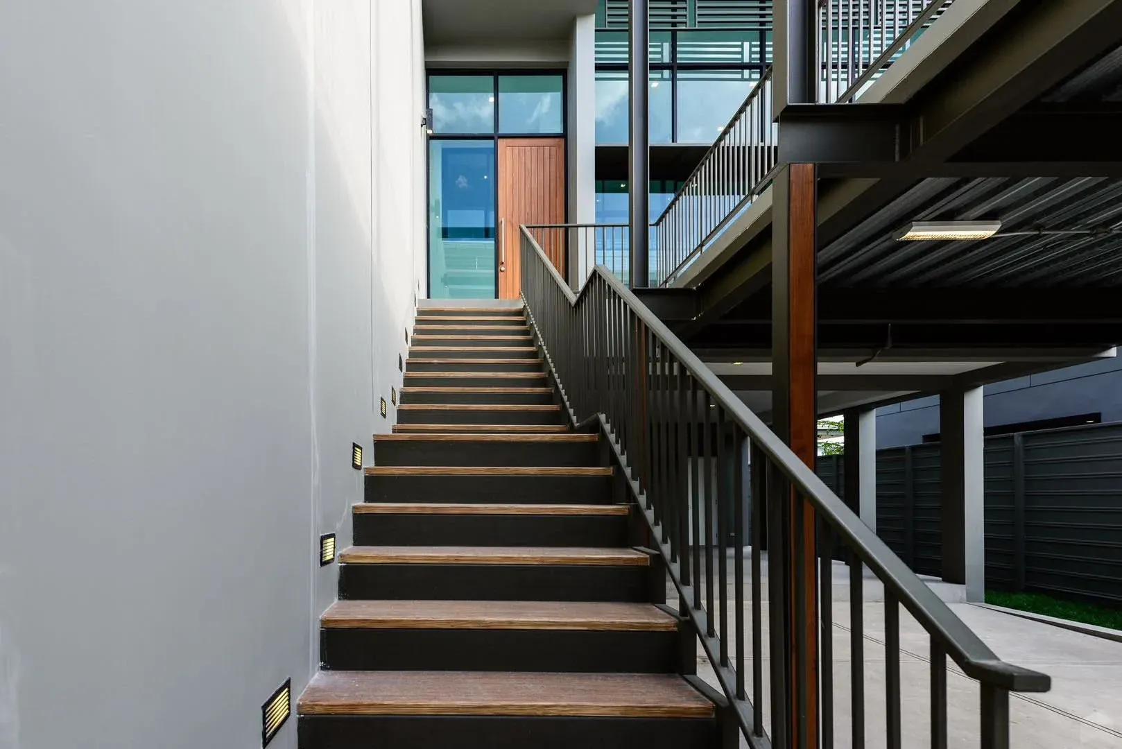 Rent Office Space - 🌟 ให้เช่าโฮมออฟฟิศพร้อมใช้งาน ทำเลทองรัชดา–พระราม 9 | THE PENTAS 🏙️✨ Properties Rama 9 • Bangkok - Image 2