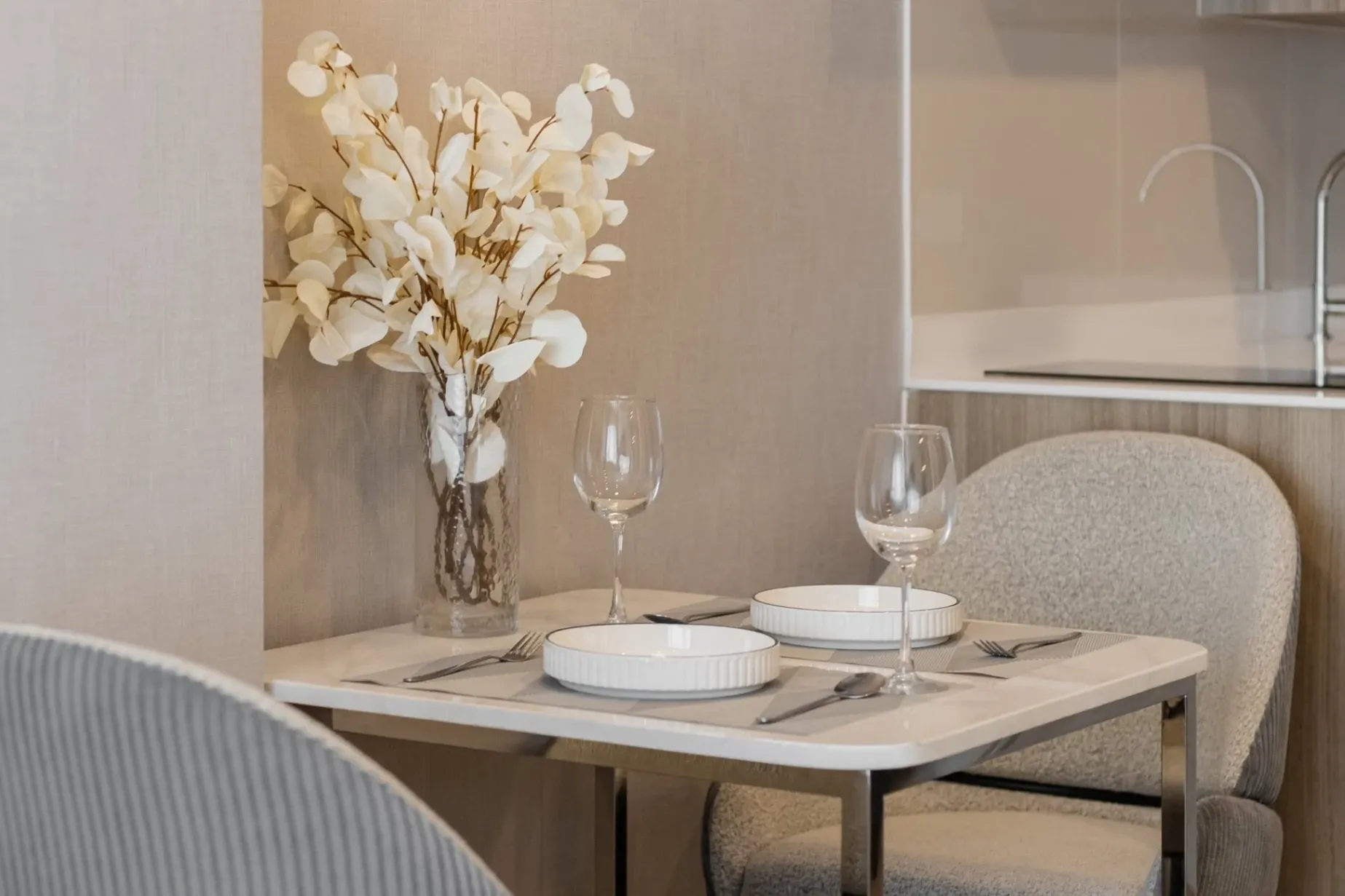 Rent Condo - 🌟 [ให้เช่า] คอนโดห้องใหม่แกะกล่อง ชั้นสูง วิวสวนเบญจกิติ | LIFE พระราม 4-อโศก Properties Asoke • Bangkok - Image 8
