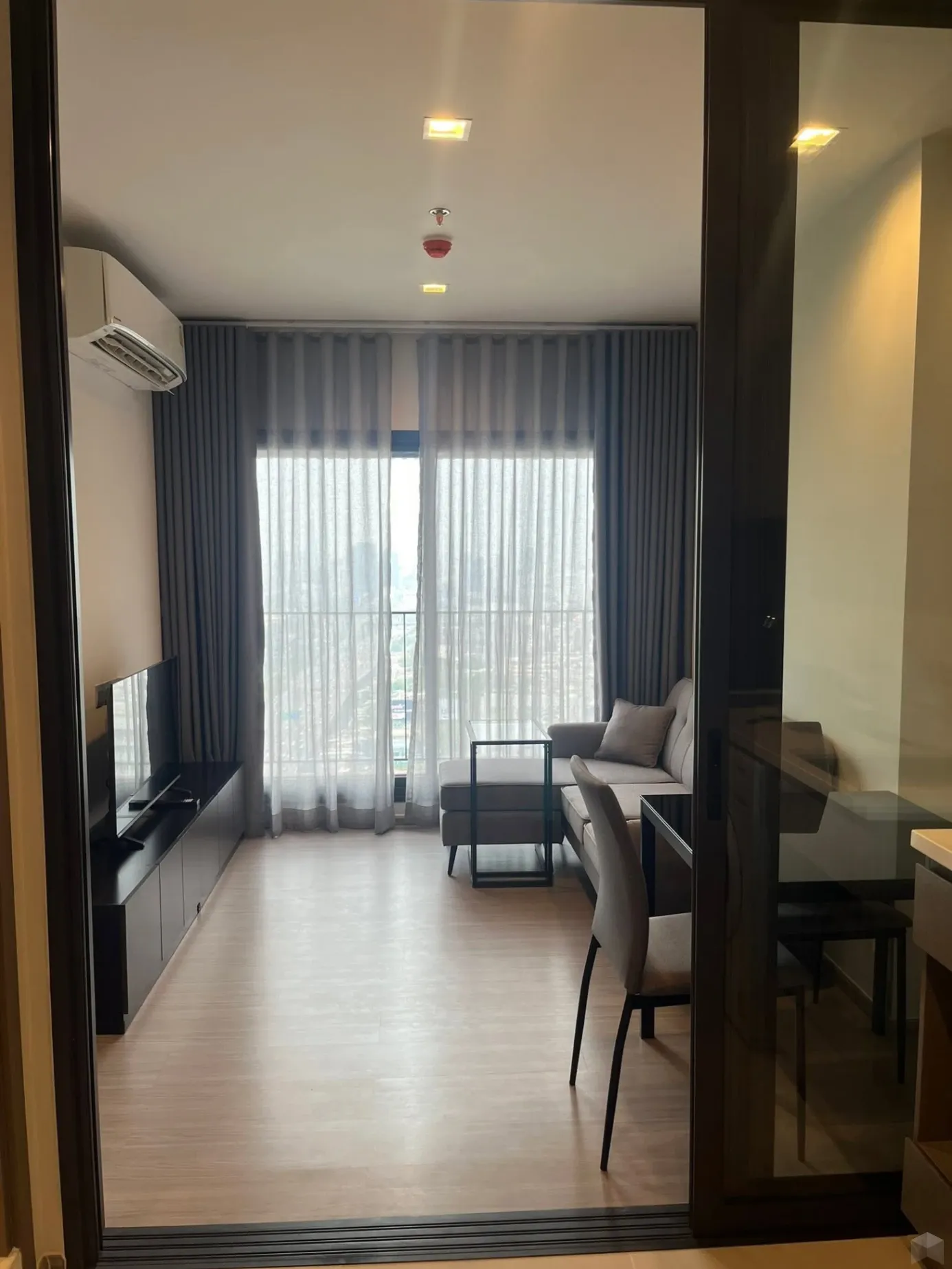 Rent Condo - 🌟 ให้เช่าคอนโดชั้นสูง วิวเมืองเปิดโล่ง พร้อมเข้าอยู่ | Life Asoke Hype 🏙️✨ Properties Asoke • Bangkok - Image 6