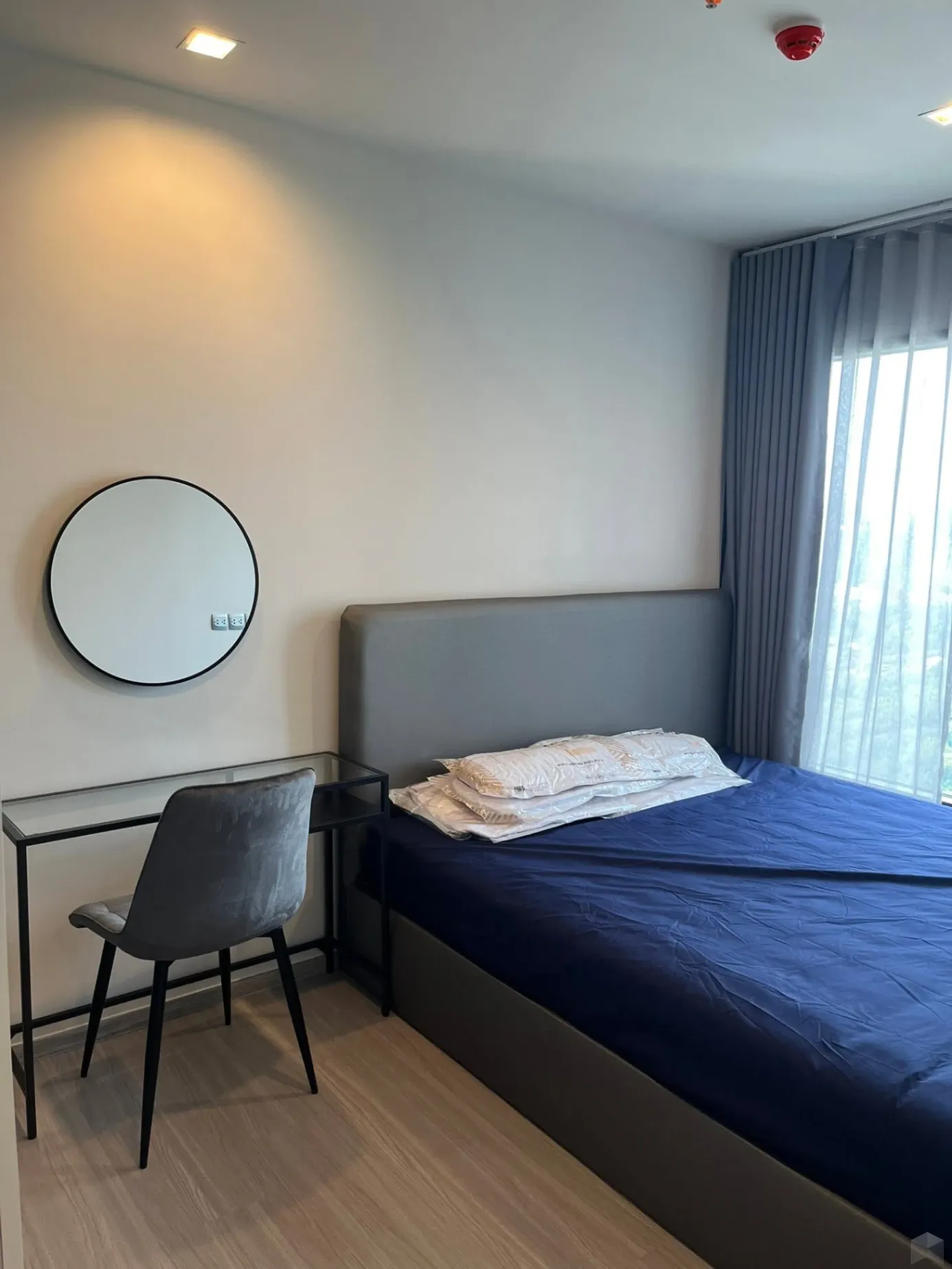 Rent Condo - 🌟 ให้เช่าคอนโดชั้นสูง วิวเมืองเปิดโล่ง พร้อมเข้าอยู่ | Life Asoke Hype 🏙️✨ Properties Asoke • Bangkok - Image 2