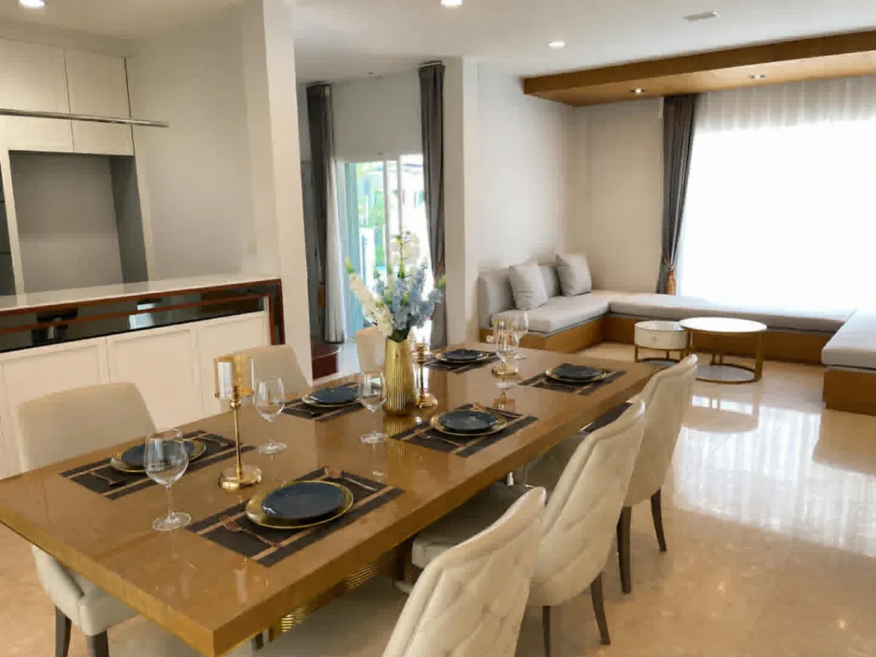 Sale/Rent Single House - หลุดขายด่วน! บ้านหรู 3 ชั้น ติด Wellington College (กรุงเทพกรีฑา) เดินไปเรียนได้เลย สภาพรีโนเวทใหม่เอี่ยม ราคาดีที่สุดในโครงการ! ✨ Properties Krungthep Kreetha • Bangkok - Image 7