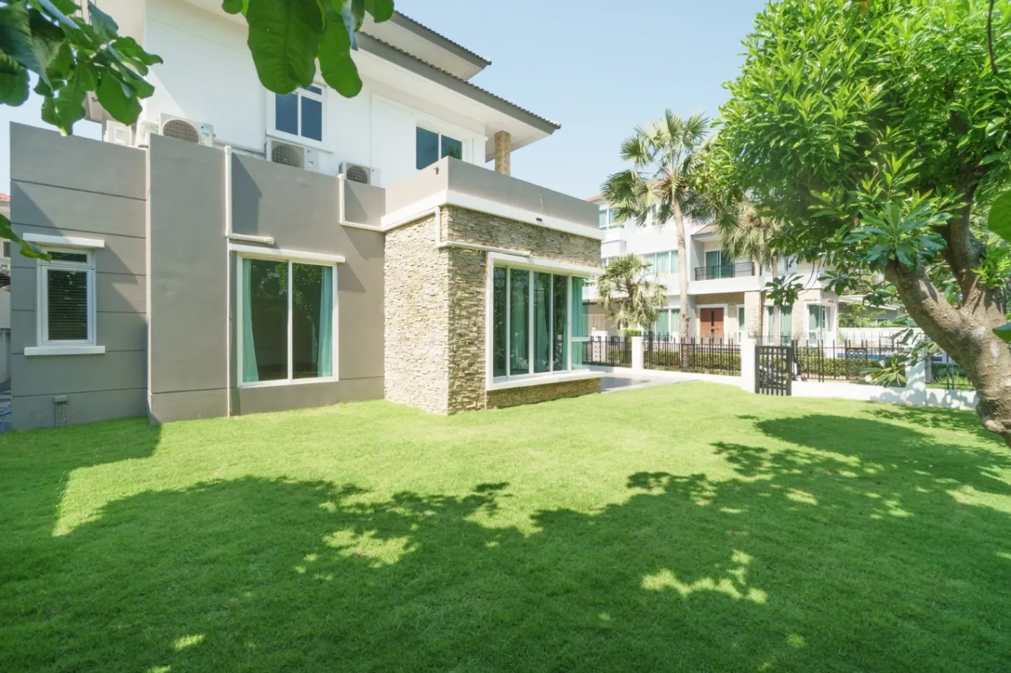 Sale/Rent Single House - หลุดขายด่วน! บ้านหรู 3 ชั้น ติด Wellington College (กรุงเทพกรีฑา) เดินไปเรียนได้เลย สภาพรีโนเวทใหม่เอี่ยม ราคาดีที่สุดในโครงการ! ✨ Properties Krungthep Kreetha • Bangkok - Image 21