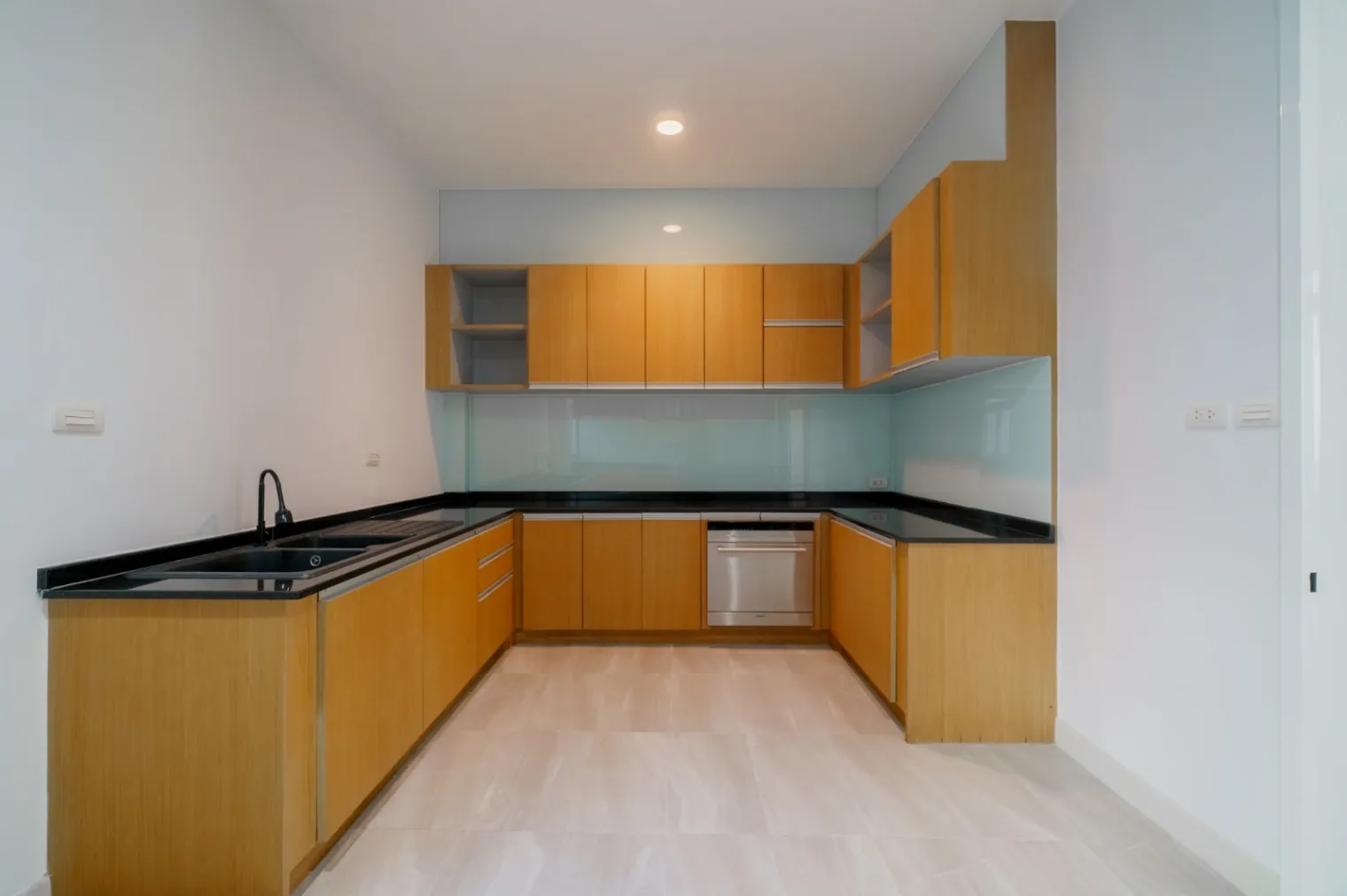 Sale/Rent Single House - หลุดขายด่วน! บ้านหรู 3 ชั้น ติด Wellington College (กรุงเทพกรีฑา) เดินไปเรียนได้เลย สภาพรีโนเวทใหม่เอี่ยม ราคาดีที่สุดในโครงการ! ✨ Properties Krungthep Kreetha • Bangkok - Image 20